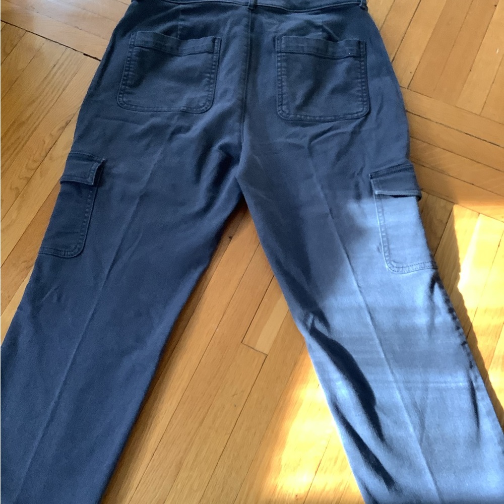 BNWOT dark gray loft,cropped pants size 8 petite - Picture 4 of 12
